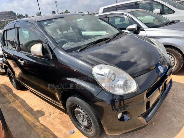 Toyota Passo 1.0 AWD 2013 Black