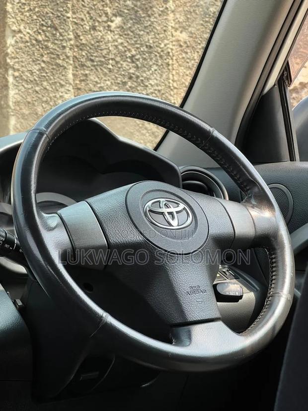 Toyota RAV4 2010 White