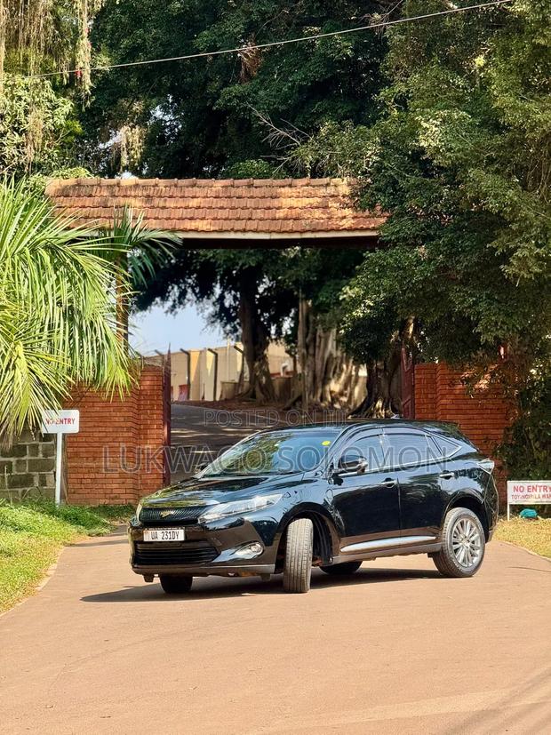 Toyota Harrier 2018 Black