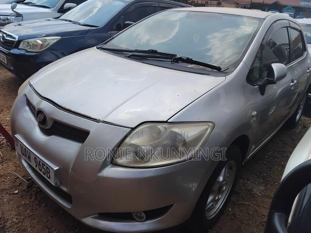 Toyota Auris 2009 Silver