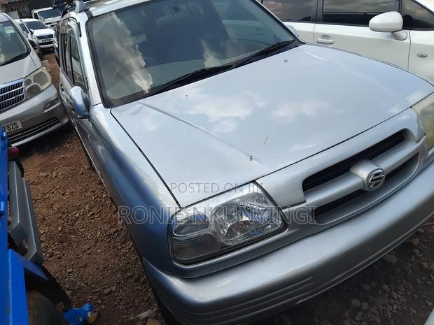 Suzuki Escudo 2003 Silver