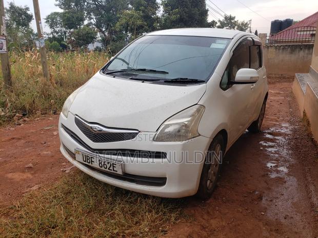 Toyota Ractis 2005 White