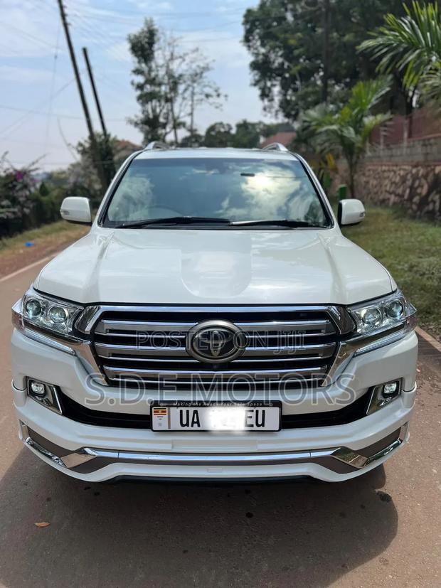 Toyota Land Cruiser 5.7 V8 VX-S 2017 White