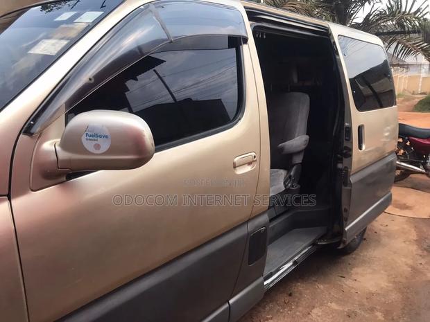 Toyota Granvia 1997 Silver