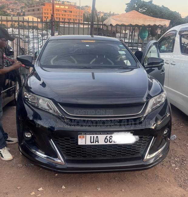 Toyota Harrier 2.0 2016 Black