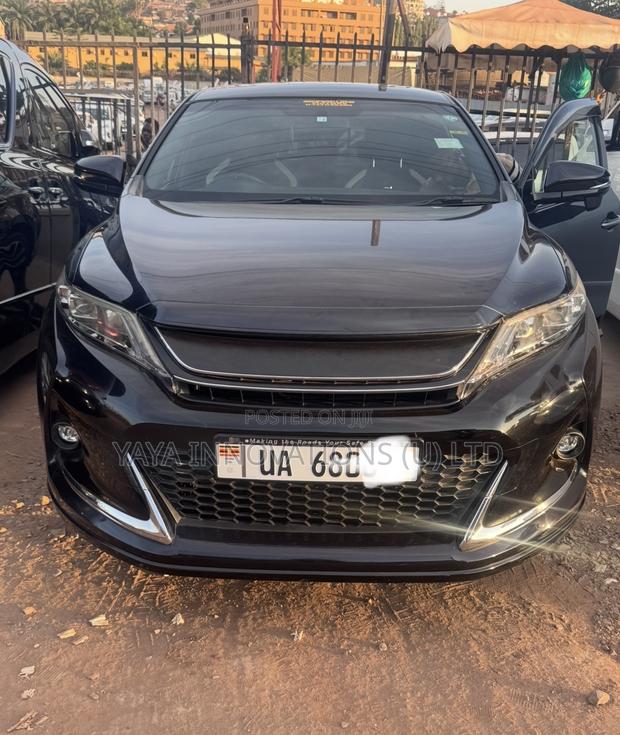 Toyota Harrier 2.0 2016 Black