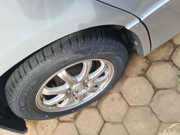 Toyota Noah 2012 Silver