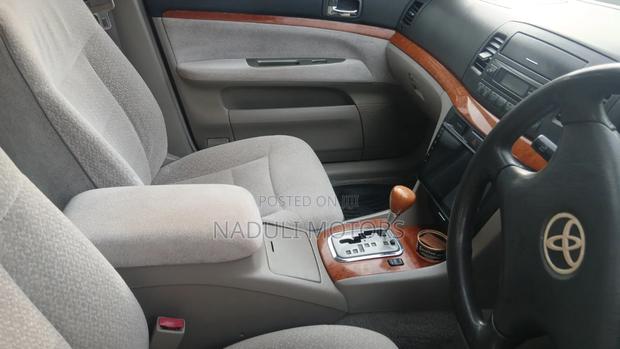 Toyota Mark II 2004 Gray