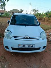 Toyota Sienta 2010 White for sale