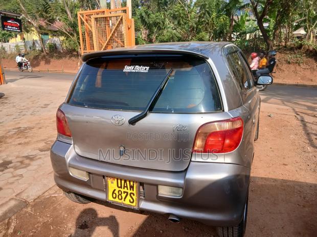 Toyota Vitz 2004 Gray