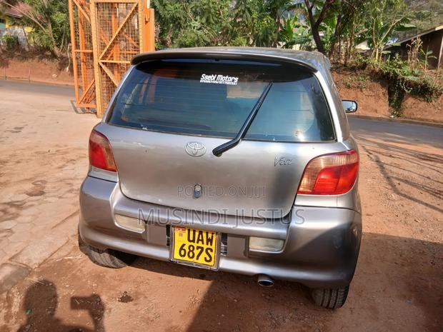 Toyota Vitz 2004 Gray