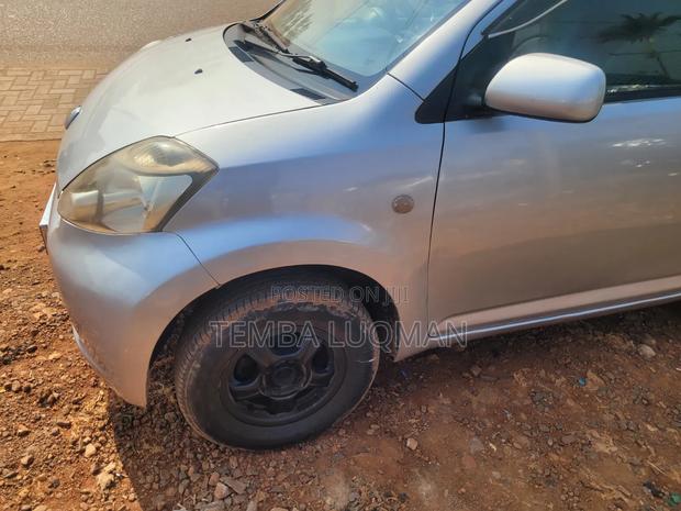 Toyota Passo 2004 Silver