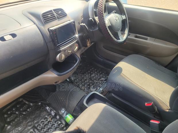 Toyota Passo 2004 Silver