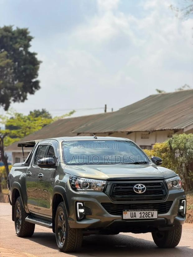 Toyota Hilux 2018 Gray