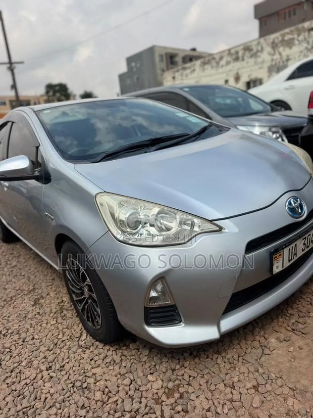 Toyota Aqua 2014 Silver