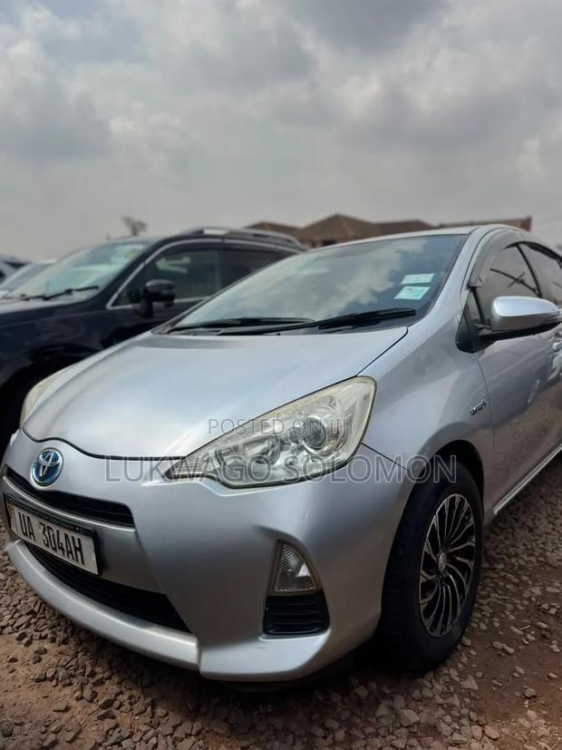 Toyota Aqua 2014 Silver