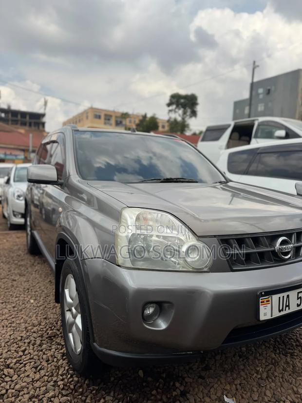 Nissan X-Trail 2010 Gray
