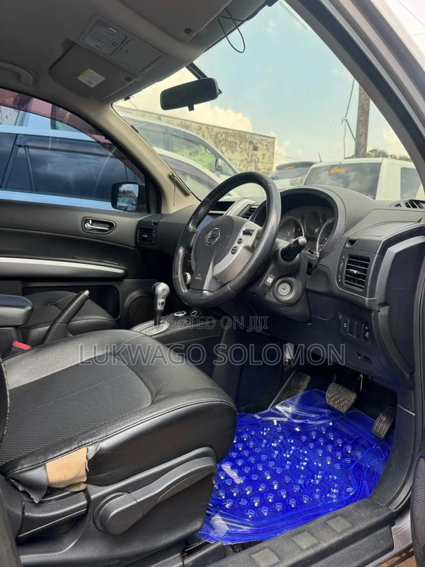 Nissan X-Trail 2010 Gray