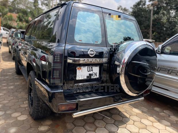 Nissan Patrol 2013 Black