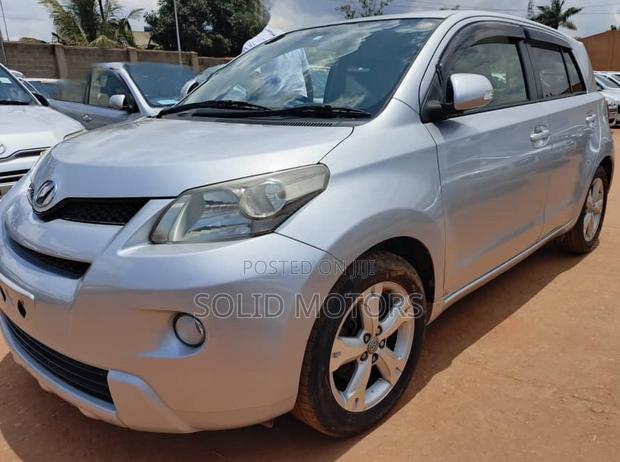 Toyota IST 2013 Silver