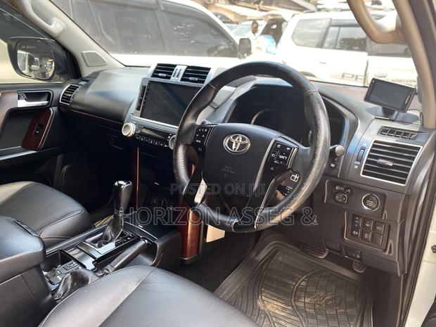 Toyota Land Cruiser Prado 2016 White