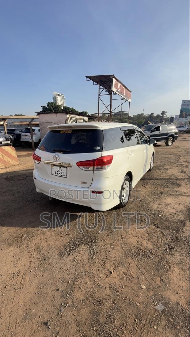 Toyota Wish 2011 White