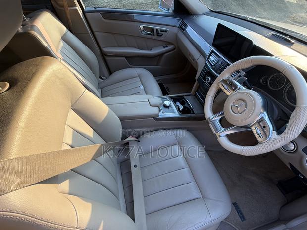 Mercedes-Benz E300 2014 Silver
