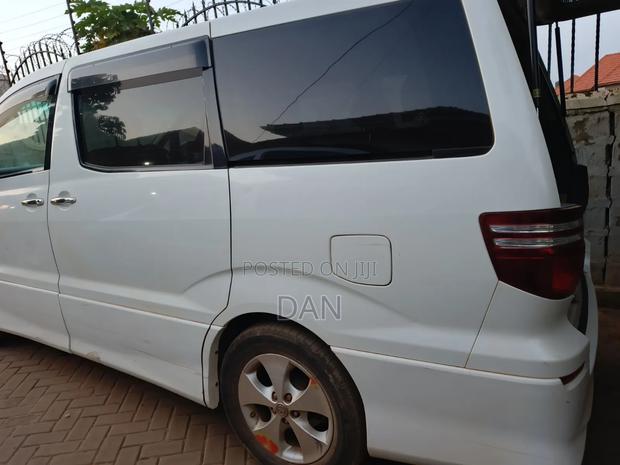 Toyota Alphard 2.4 Petrol AWD 2007 White