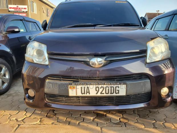 Toyota Sienta 2013 Black