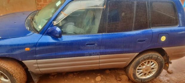 Toyota RAV4 2005 Blue