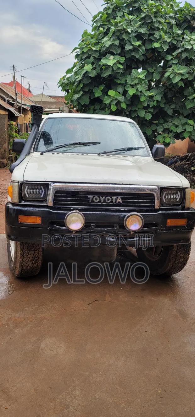 Toyota Hilux 1996 White