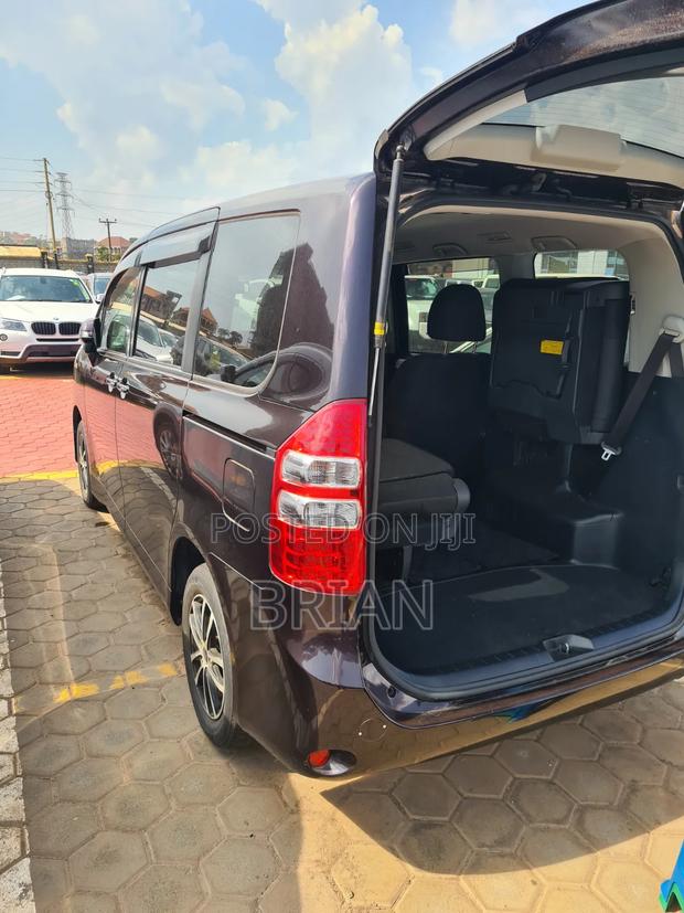 Toyota Noah 2013 Maroon