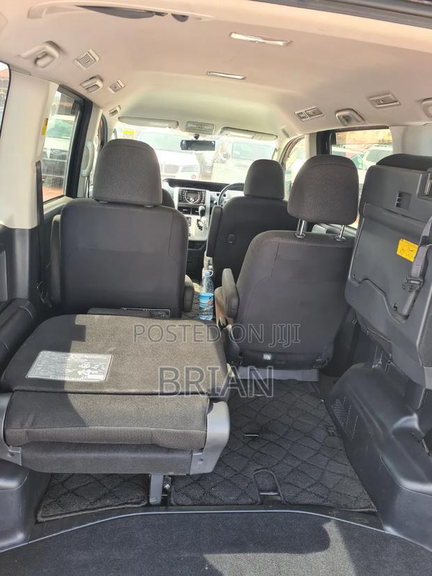 Toyota Noah 2013 Maroon