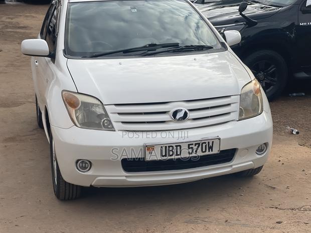 Toyota IST 2003 White