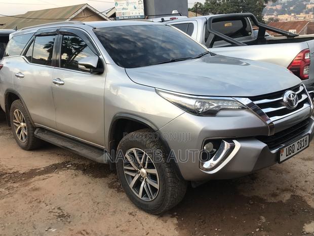 Toyota Fortuner 2015 Silver
