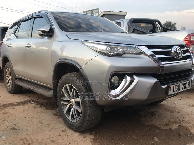 Toyota Fortuner 2015 Silver