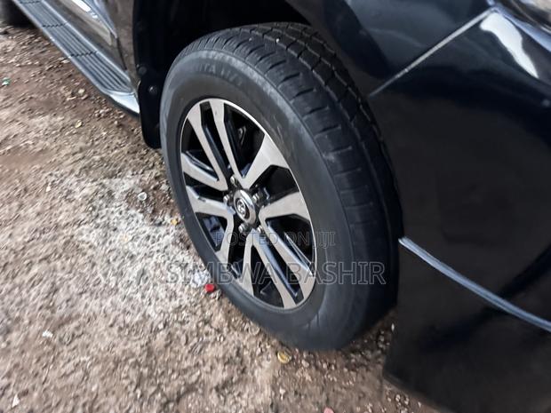 Toyota Land Cruiser 2016 Black