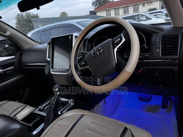 Toyota Land Cruiser 2016 Black