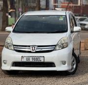 Toyota ISIS 1.8 L 2WD 2012 White for sale