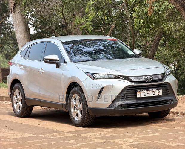 Toyota Harrier 2.0 4WD 2021 Silver