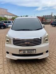 Toyota Noah 2010 White for sale