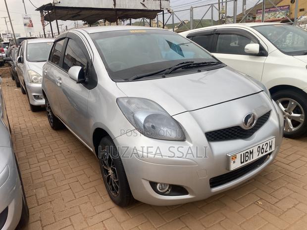 Toyota Vitz 2012 Silver