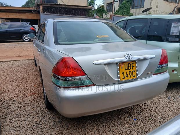Toyota Mark II 2004 Silver