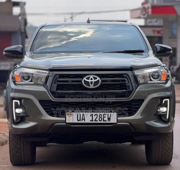 Toyota Hilux Revo Double Cab Deisel 2.8 AWD 2018 Green