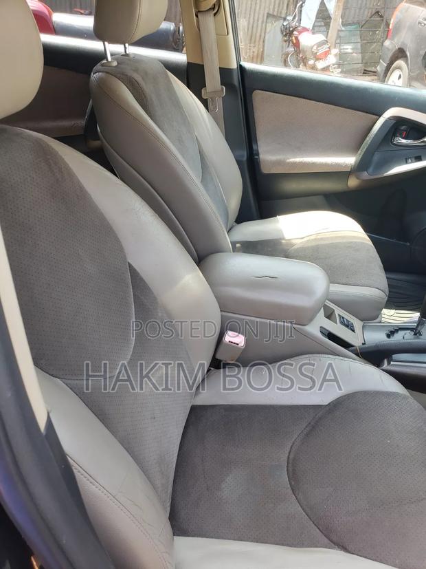 Toyota Vanguard 2010 Green