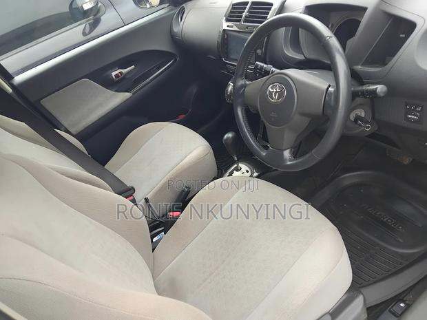Toyota IST 2010 Brown