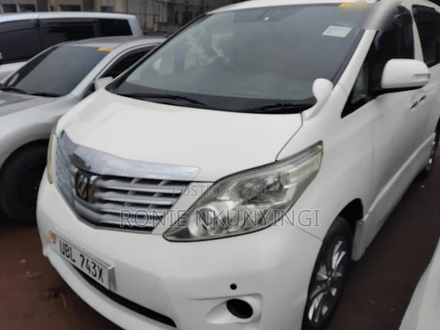 Toyota Alphard 2010 White