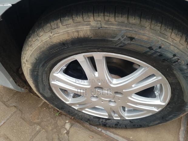 Toyota Corolla Fielder 2011 Silver