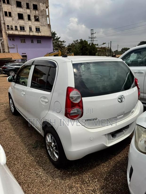 Toyota Passo 2012 White