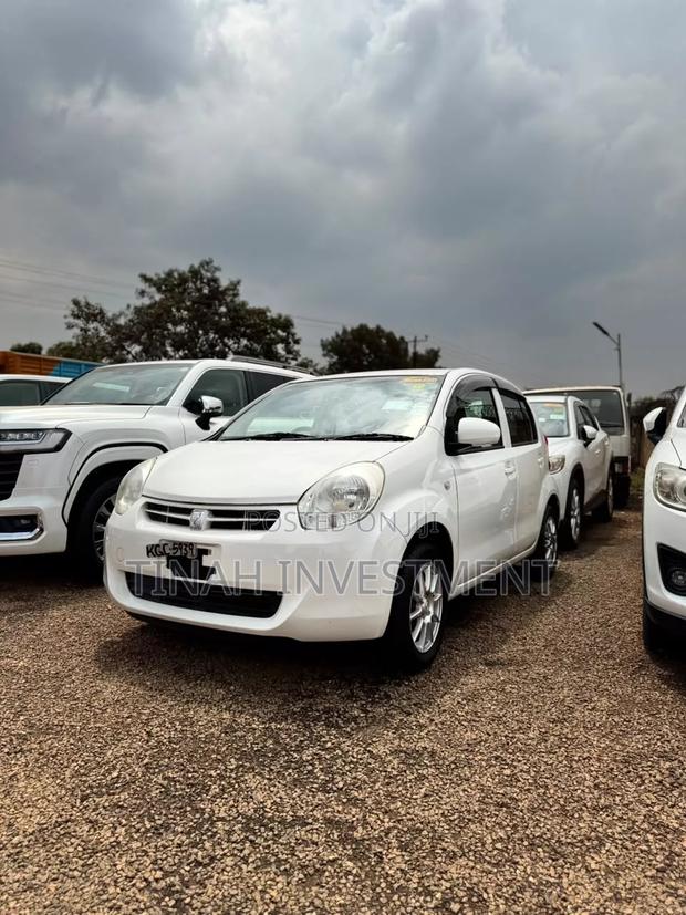 Toyota Passo 2012 White